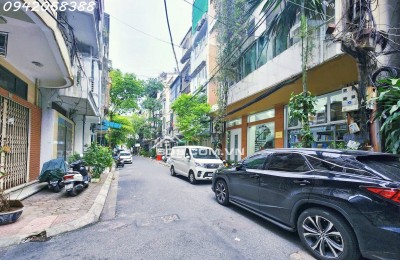 Tây Sơn, Đống Đa, nhà phân lô vỉa hè oto tránh đỗ ngày đêm, tặng nhà 4T 68m2, đẹp nhất quận DD